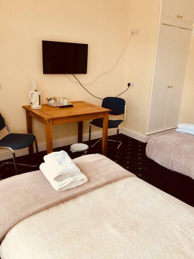 Trevelyan Hotel Илфорд Экстерьер фото